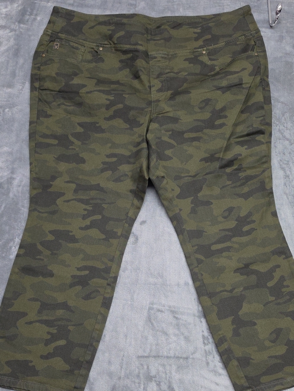Belle by Kim Gravel Olive Camo Flare Pants Sz 24WP